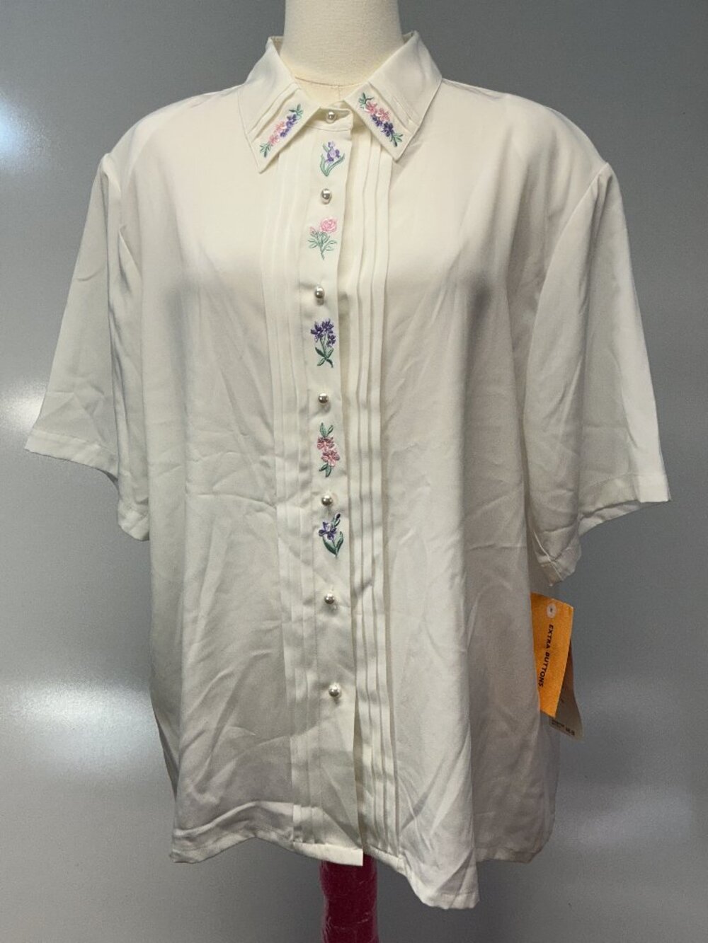 Koret 18 White Floral Embroidered Pearl Button Blouse Cottagecore - Picture 2 of 14